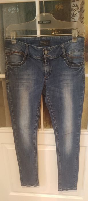 Spodnie damskie nowe