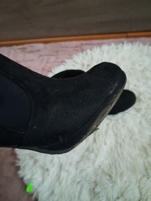 Czarne botki na obcasie 38