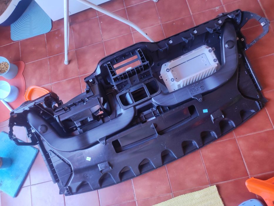 Peças Ford Mondeo TD  mk2 / Tablier  VW up 200€