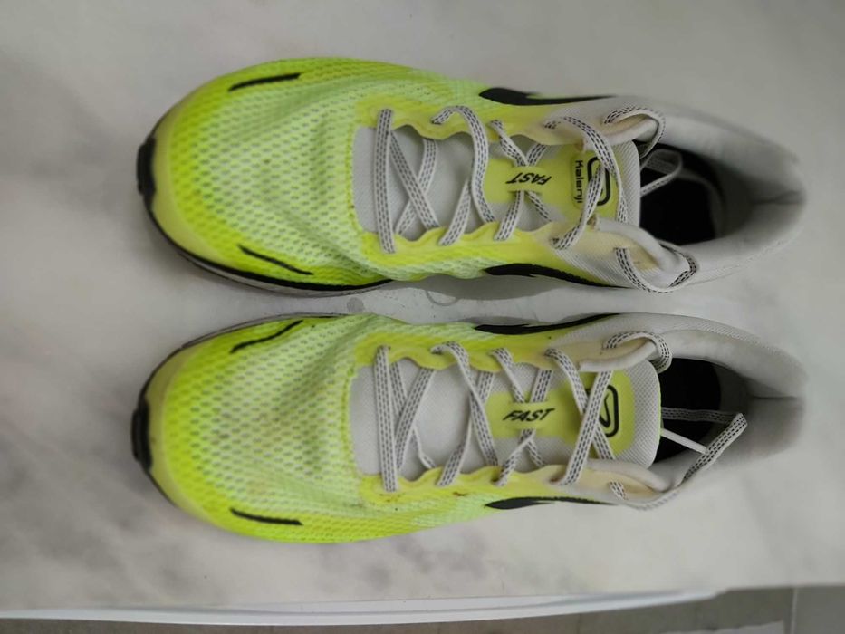 Ténis Kiprun Fast da Kalenj  nº 42,5