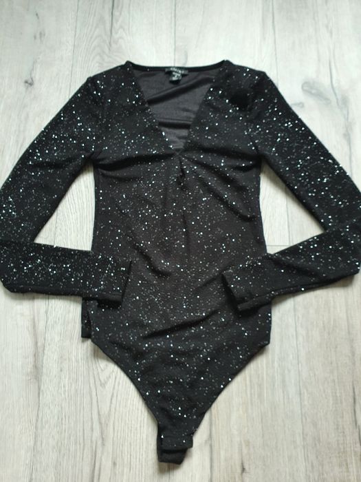 Błyszczące body amisu