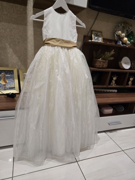 Продам платье на девочку