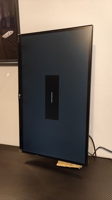 Monitor LG + uchwyt do biurka