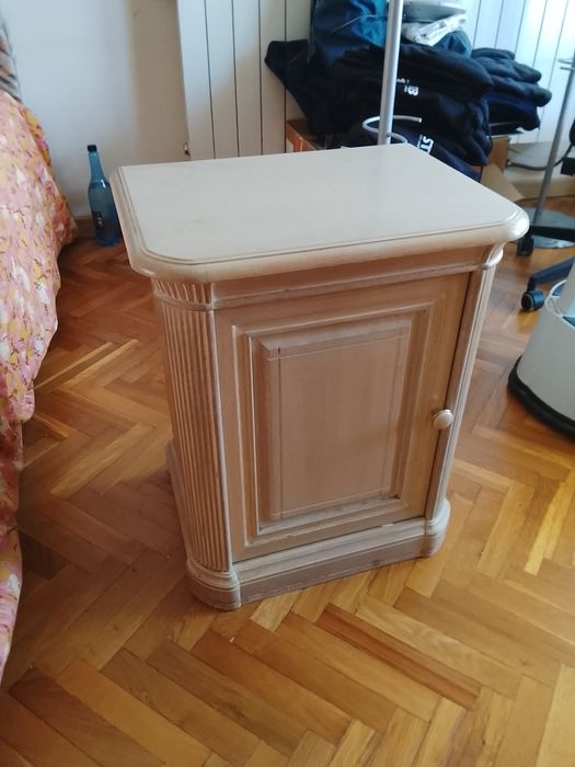 Mesinha de cabeceira