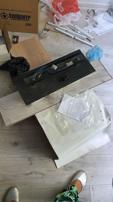 Продам люстру