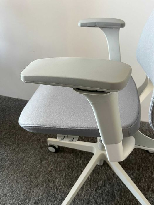 Fotel biurowy 131SFL jasnoszary