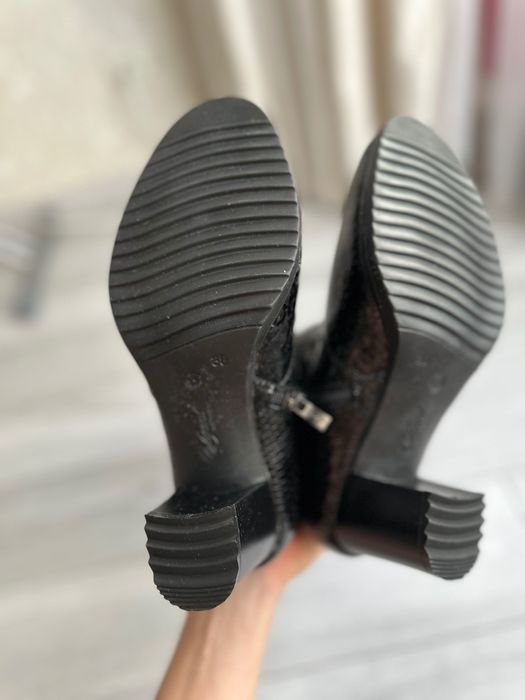 Лакові чоботи р.38