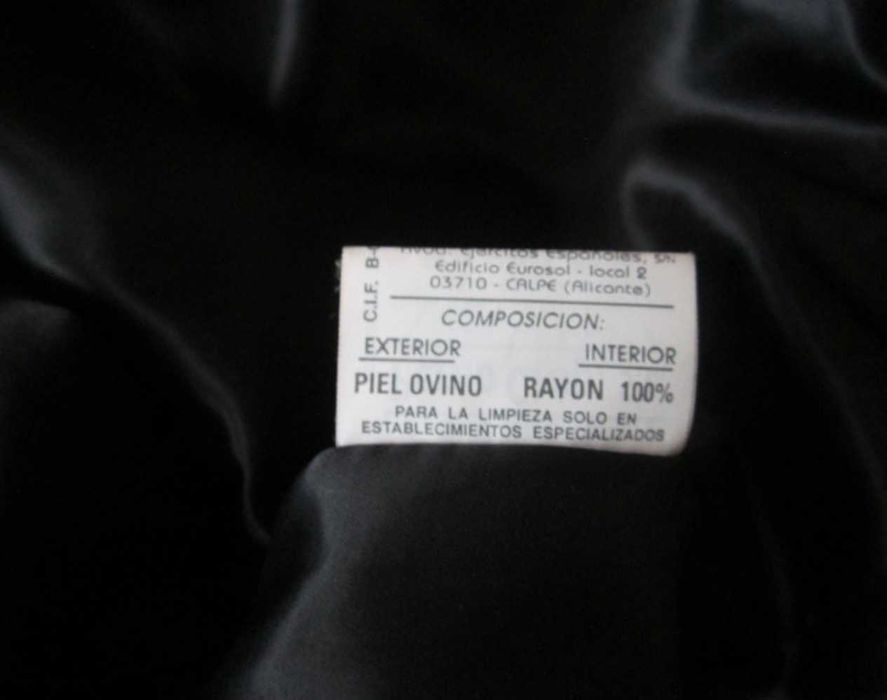 Casaco Preto Vintage retro Pele Ovelha Botões Dourado boca de sino T46