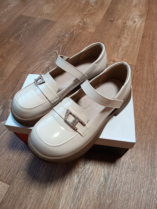 Туфлі для дівчинки