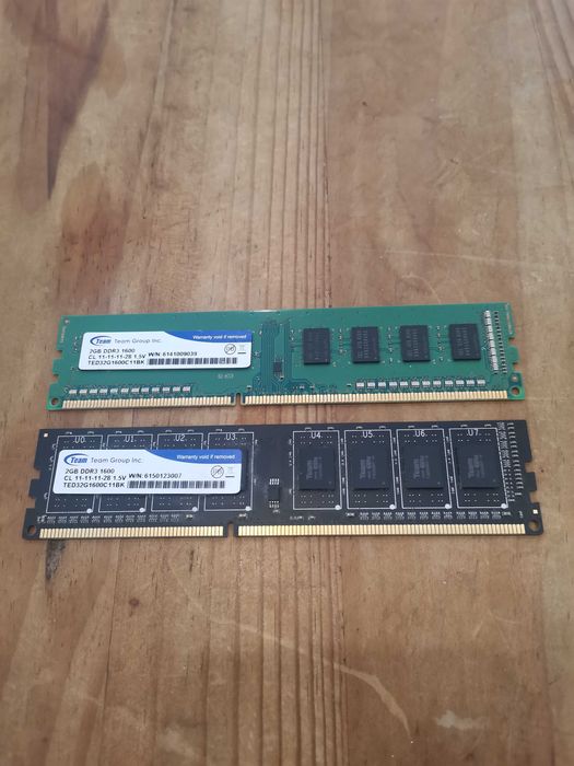 Memórias RAM 2GB DDR3 1600 1.5V