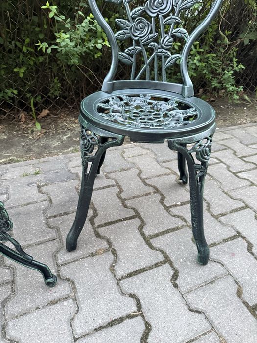 Metalowy zestaw ogrodowy Stolik z dwoma krzesłami