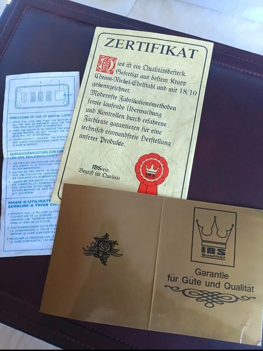 Faqueiro completo (70 peças) de altíssimo luxo IBS (International Bestecke Solingen) em aço inoxidável 18/10 com triplo banho de ouro 24K )