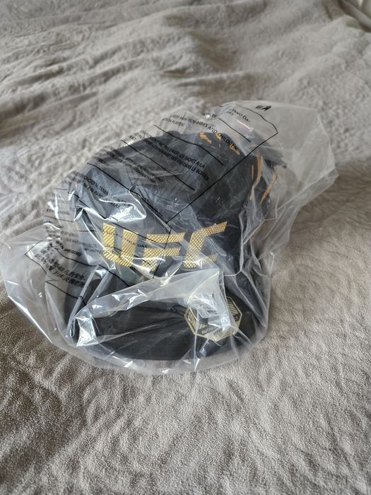 Czapeczka UFC Fusion by Venum Authentic Fight Night Hat BLACK/GOLD