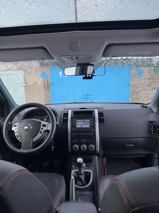 Nissan X-trail 2011 року