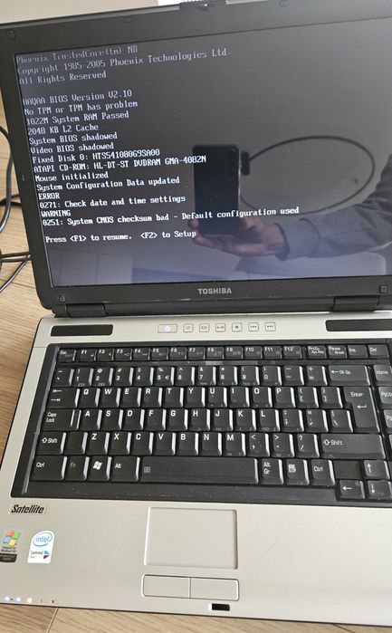 Laptop Toshiba Satellite M100-221