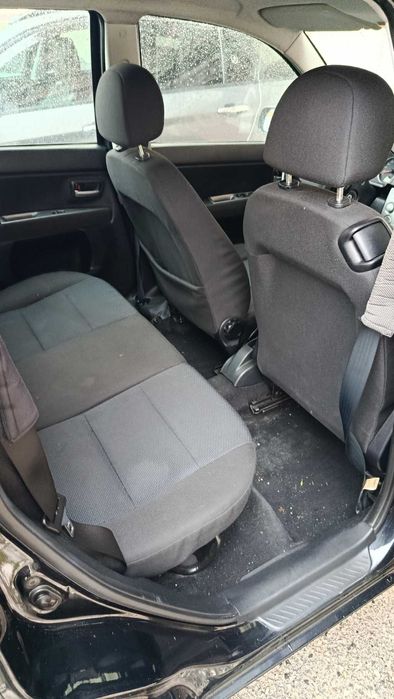 Mazda 2 de 2005, com o motor reparado e com bom aspeto exterior