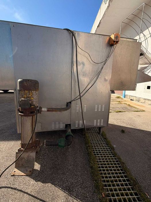 Máquina de Lavagem de Caixas Semi-Automática em Inox