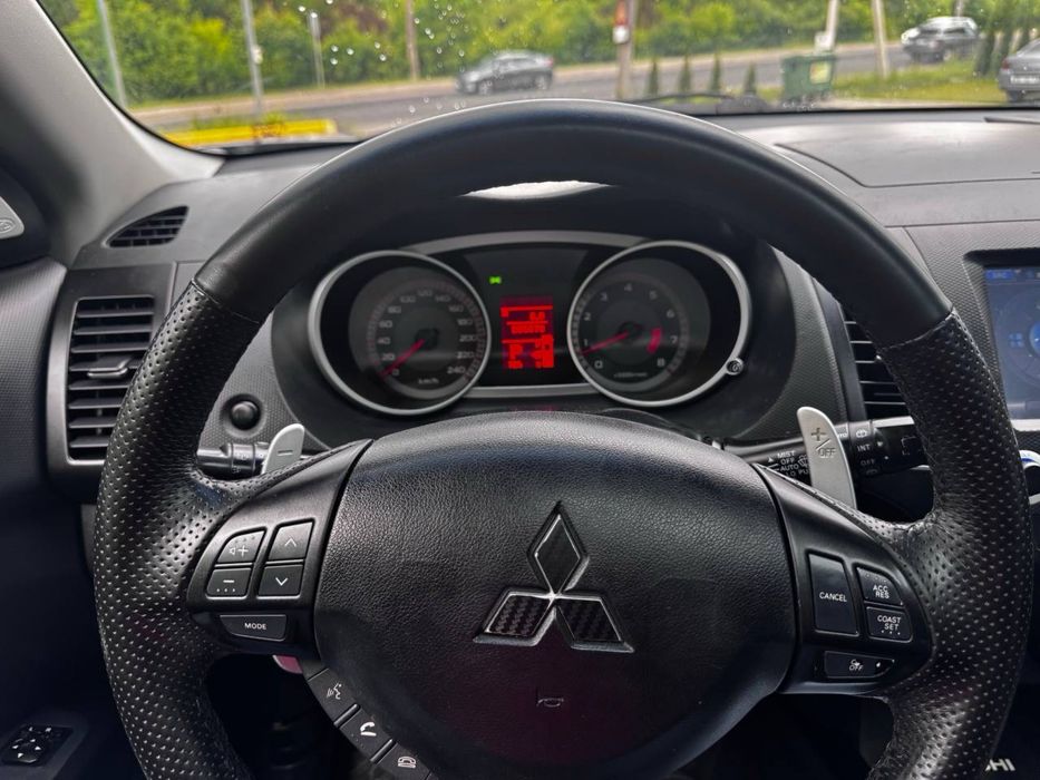 Mitsubishi Outlander XL