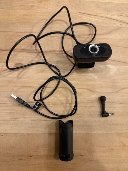 Zestaw kamerka, mikrofon i uchwyt