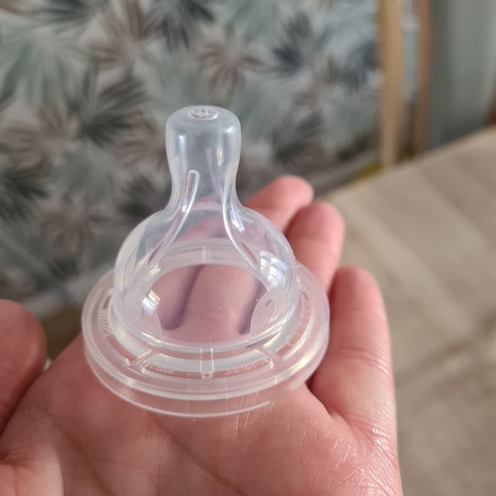 Smoczek philips avent 2, 2 dziurki, 1+ msc
