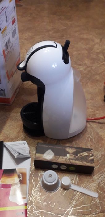 кофеварка   Dolce  Gusto Nescafe с доп. капсулами