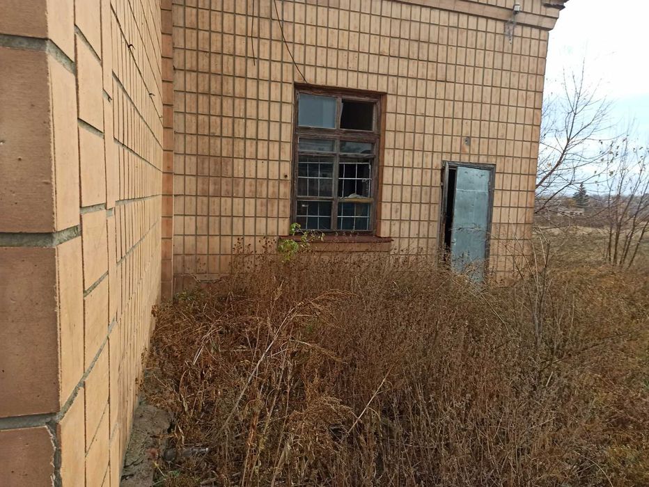 Продається будівля смт Вільшанка Голованівський район Кіровоград.обл.