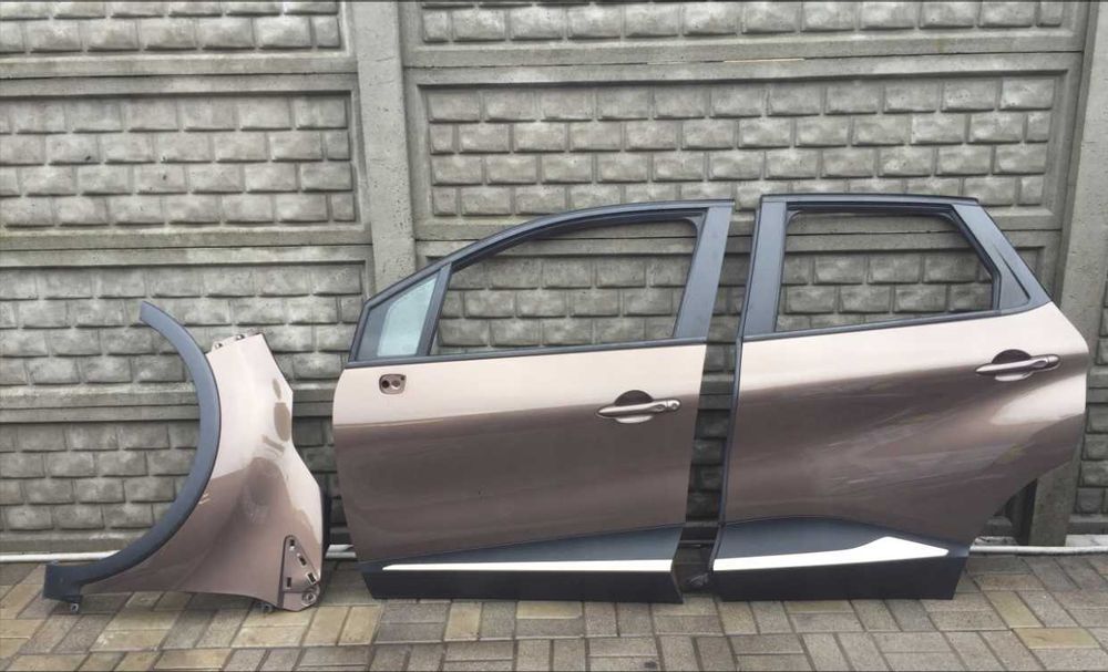 Двері Renault Captur 2 II передні або задні праві ліві разборка