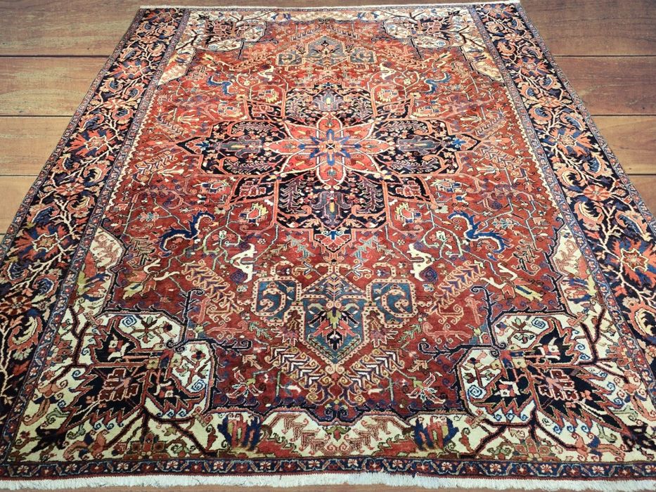 Majestatyczny antyczny Heriz z Iranu  Perski dywan  Rękodzieło 250x350