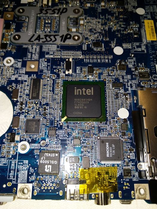 Saturn ST LED32HD600U на запчасти