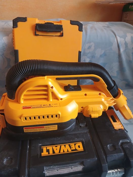 Аккамуляторный пылесос Dewalt dcv 517