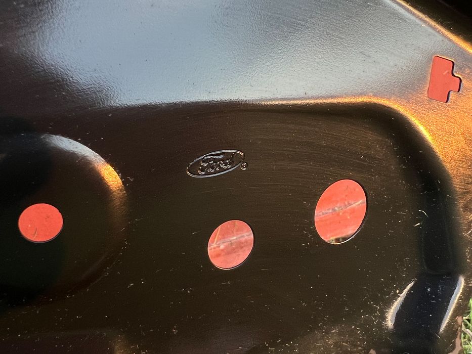 Стійка лобового Ford Focus 3 (права, рестайл)