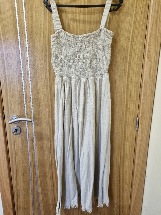 Vestido midi caqui Zara
