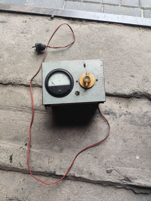 Autoregulator , stabilizator napięcia .