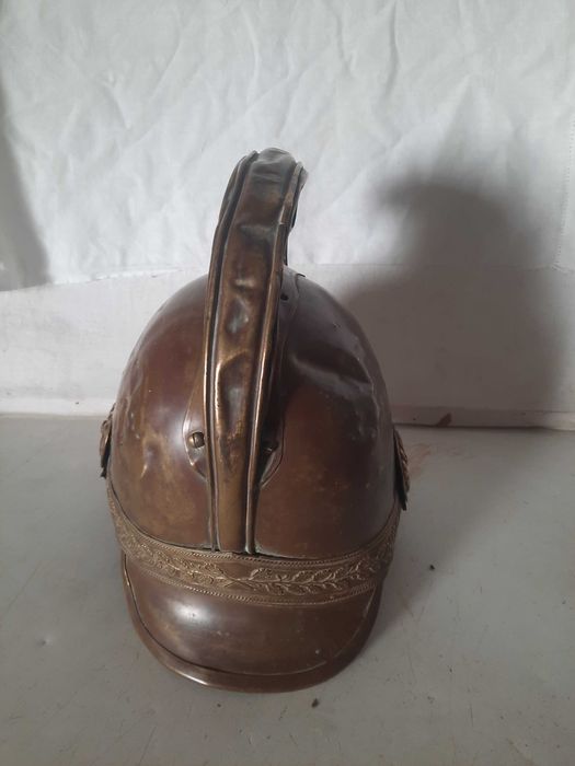 Capacete antigo dos bombeiros franceses