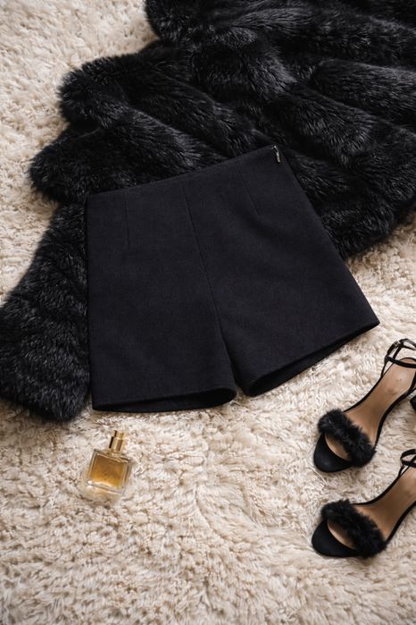 Класичні  шорти чорні Zara