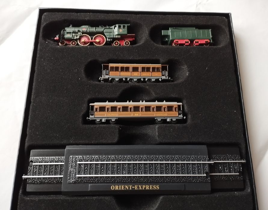 Східний Експрес модель паровоз масштабу 1/220 DeAgostini