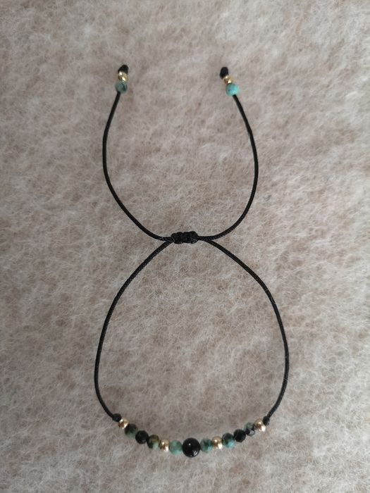 Bransoletka z kamieni naturalnych na sznurku