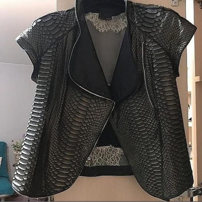 куртка жилетка кожа кожаная питон Fendi