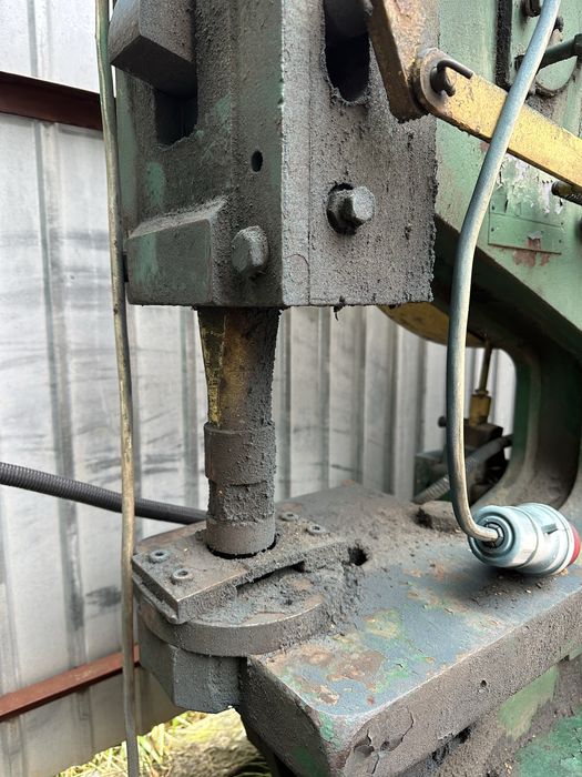 Продам комбинированные пресс-ножницы НВ5222