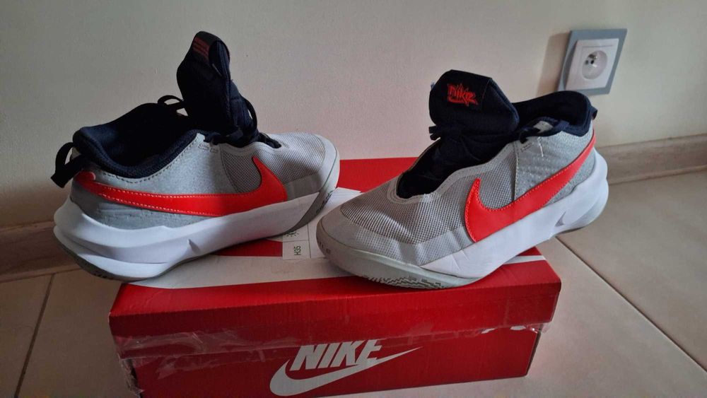 Buty Nike 40 adidasy sportowe Hustle