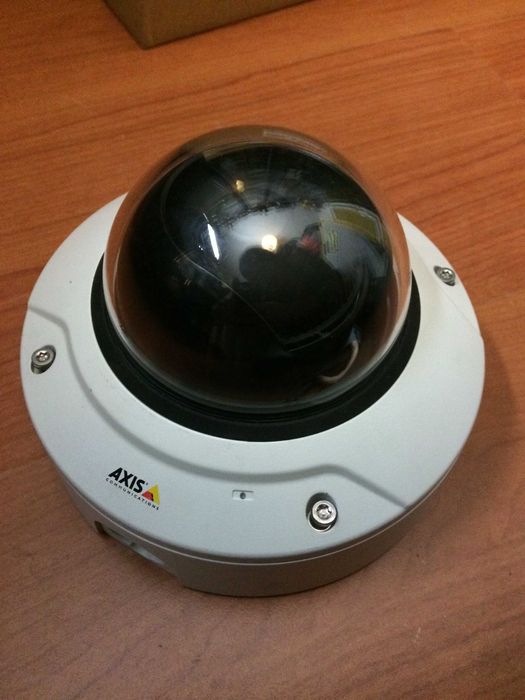 Câmara de video-vigilância Axis Q3505-V