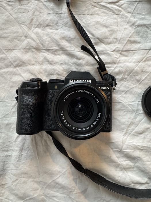Fujifilm X-S20 + XC 15–45mm F3.5–5.6 OIS PZ