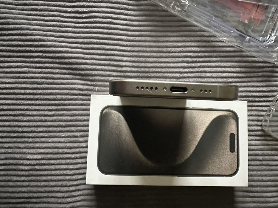 Iphone 15 pro-stan idealny.