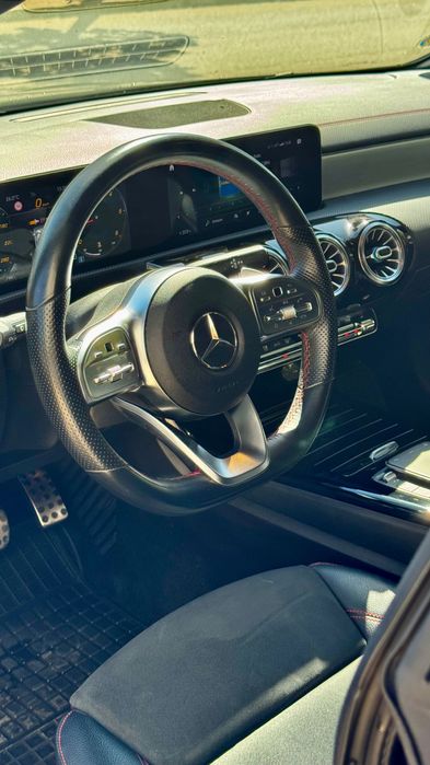 Mercedes-Benz CLA 200 d Shooting Brake
AMG Line Aut 8G