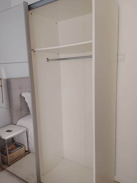 Roupeiro grande portas deslizantes