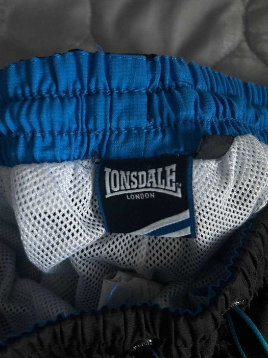 Винтажные черные шорты Lonsdale