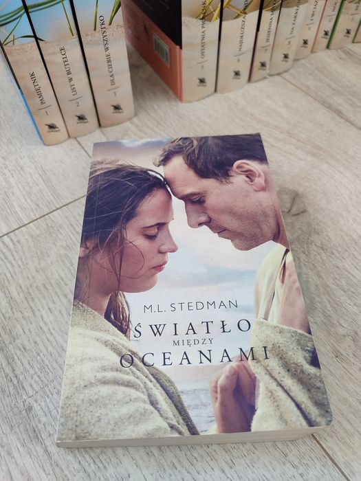 Światło między oceanami M.L. Stedman