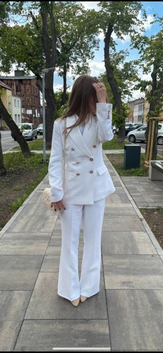 Komplet garniturowy biały damski