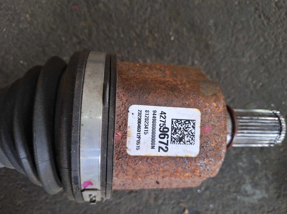 Привід піввісь передня ліва / права Chevrolet Bolt EV EUV 2022-