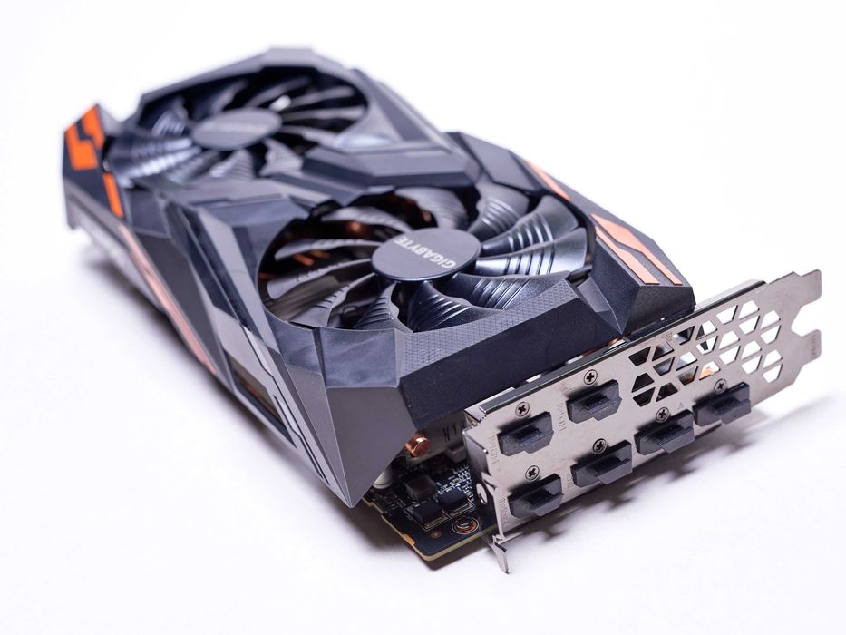 Gigabyte Radeon RX VEGA 64 GAMING OC 8G